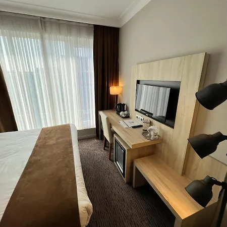 Hotel Western Royal Centre 3*