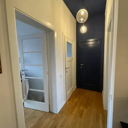 Uccle: Superbe Situe A La Perfection