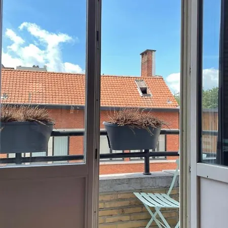 Uccle: Superbe Situe A La Perfection *