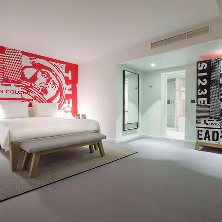 Radisson Red Brussels 4*