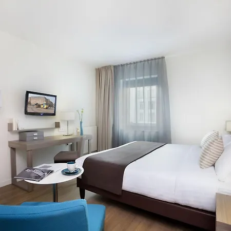 Апарт-отель Citadines Toison D'or 3*
