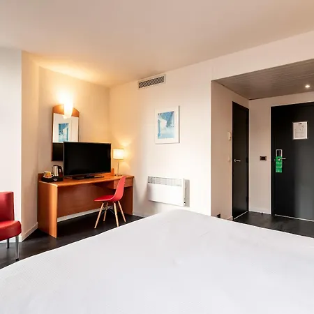 Aris Grand Place Hotel