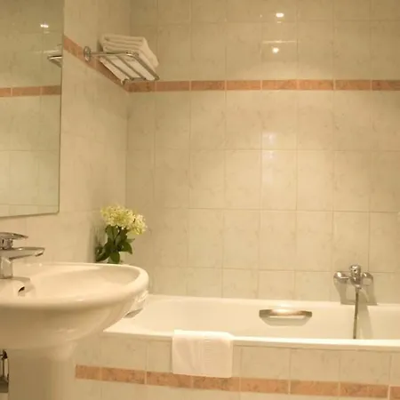 Le Quinze Grand Place 3* Bruselas