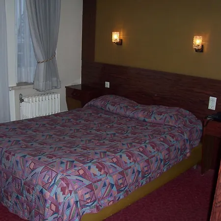 Manhattan Hotel