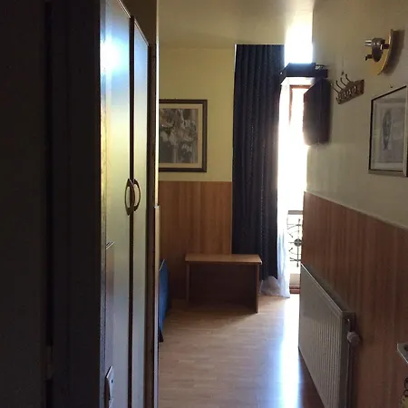 Aristote Hotel 2*