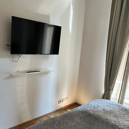 アパート Cosy With Canal View ブリュッセル