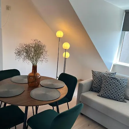 Charming Duplex On The Canal