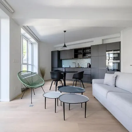 1 Bedroom With Balcony Avenue Louise شقة *