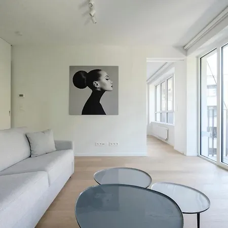 شقة 1 Bedroom With Balcony Avenue Louise *