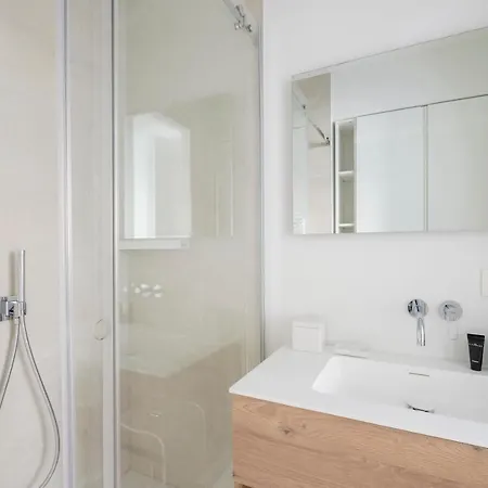 1 Bedroom With Balcony Avenue Louise 布鲁塞尔