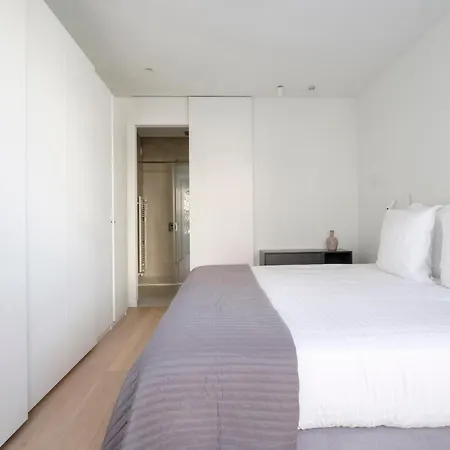 1 Bedroom With Balcony Avenue Louise شقة *