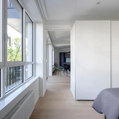 1 Bedroom With Balcony Avenue Louise شقة بروكسل