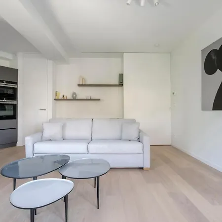 1 Bedroom With Balcony Avenue Louise شقة بروكسل