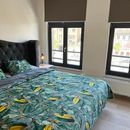 Charming Duplex On The Canal *