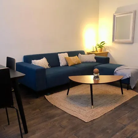 Apartment Great 3 Bedrooms/ 3 Bathrooms In The Heart Of Eu Area *