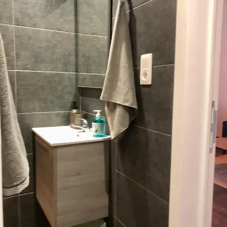 Great 3 Bedrooms/ 3 Bathrooms In The Heart Of Eu Area Apartment *