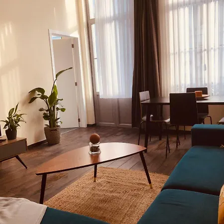 Great 3 Bedrooms/ 3 Bathrooms In The Heart Of Eu Area Apartment Brussels