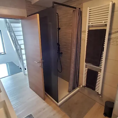 Deluxe Au 2eme Etage, Double Au 4eme Etage * ブリュッセル