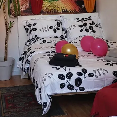 Apartment Bright Handy Studio Near Nato