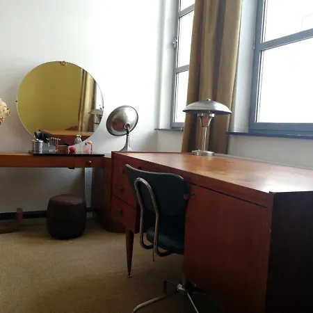 Bright Loft Close To Downtown Διαμέρισμα *