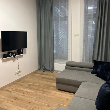 Exclusive Two-level With Private Terrace On The Canal