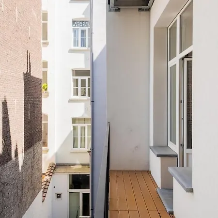 In Trendy St Gilles Apartman *