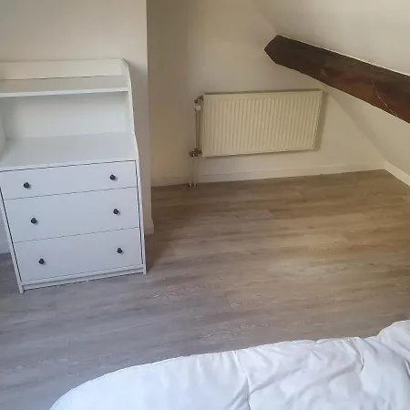 B96 2 Bedrooms Lägenhet *
