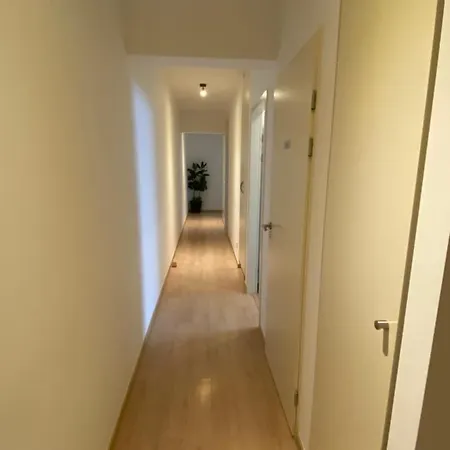 Chambre, Salle Sport, Grand Patio, Salle De Bain - Luxueux Appartement Idealement Localise Dans Le Centre De Bruxelles *