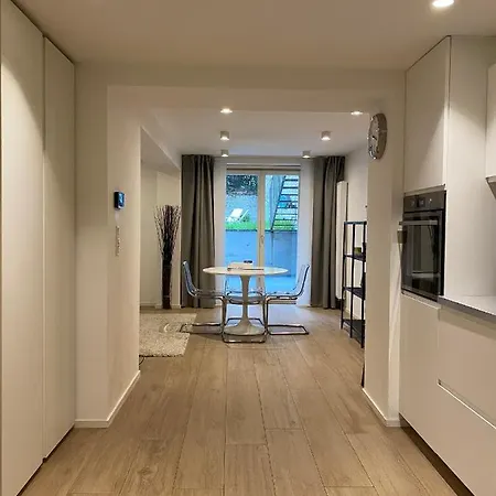 Lägenhet Amazing Flat In Front Of Bois De La Cambre Bryssel