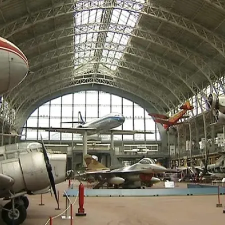 Cinquantenaire 公寓 *