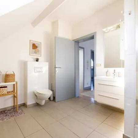 Casa de Férias Manoir Bel Horizon Avec Grand Jardin Et Parking Prive *