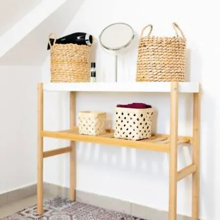 Casa de Férias Manoir Bel Horizon Avec Grand Jardin Et Parking Prive