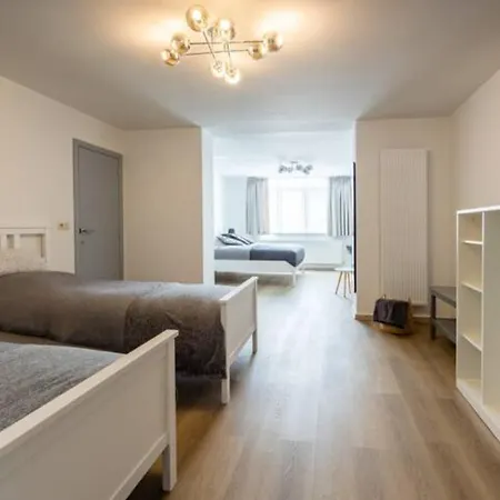Сasa de vacaciones Manoir Bel Horizon Avec Grand Jardin Et Parking Privé Bruselas