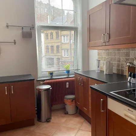 De Charme Dans Maison De Maitre Bruxelloise Apartman *