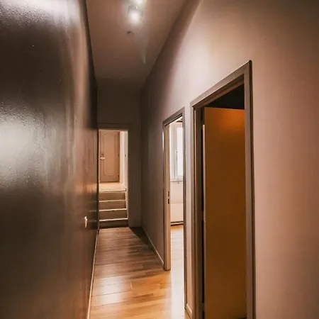 Beautiful In Porte De Namur * Bryssel