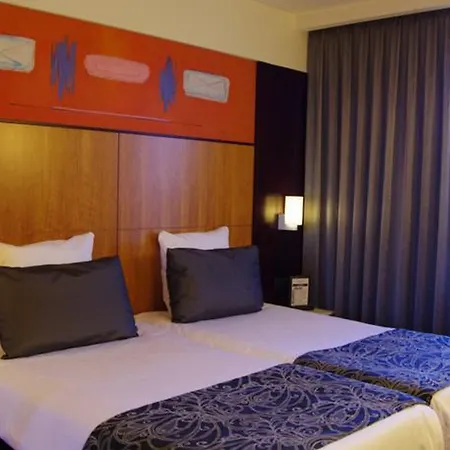 Catalonia Hotell 4*