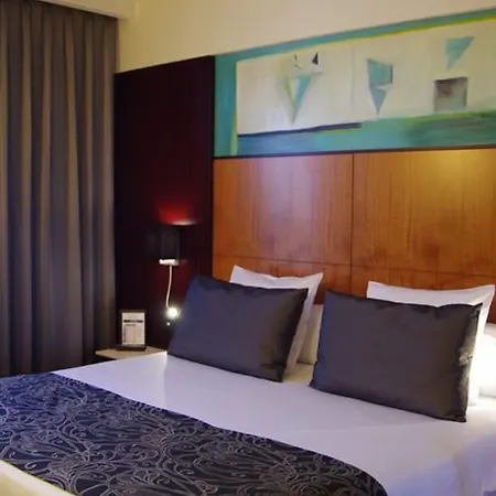 Catalonia Hotell 4*