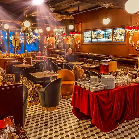 布鲁塞尔大广场玛德雷纳酒店 4*