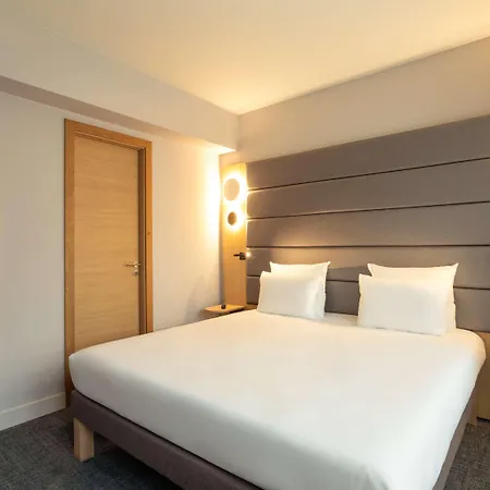 Novotel Centre Midi 4*
