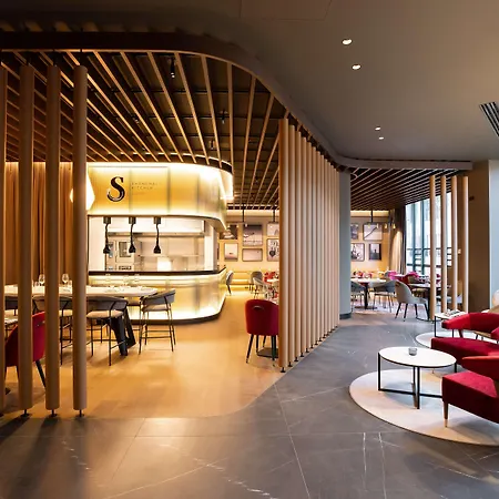 Radisson Collection Grand Place 5*