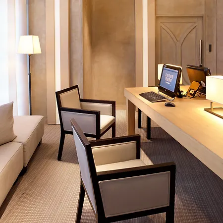 Radisson Collection Grand Place Hotel 5*
