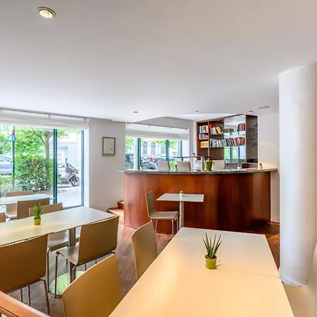 B-aparthotel Ambiorix Apartahotel 4*