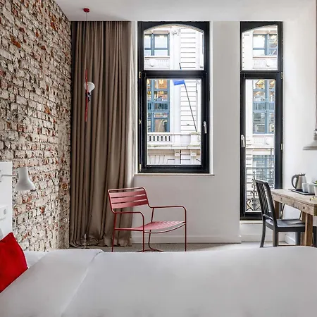 9hotel Hotell 3*