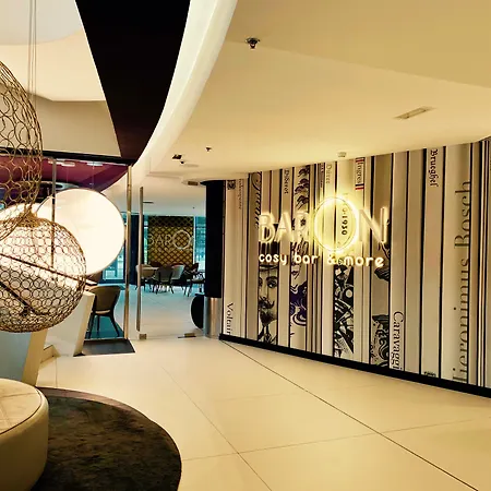 Pullman Centre Midi Hotel
