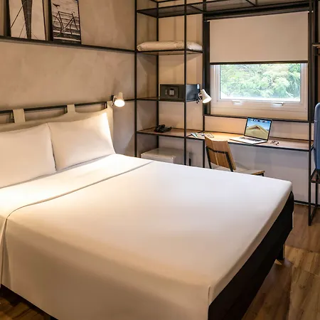 Ξενοδοχείο Ibis Centre Chatelain