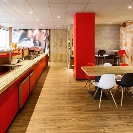 מלון Ibis Centre 3*