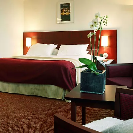 Mercure Airport Hotel