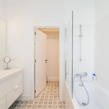 One Bedroom Self Check In In Center Of Trendy St Gilles *