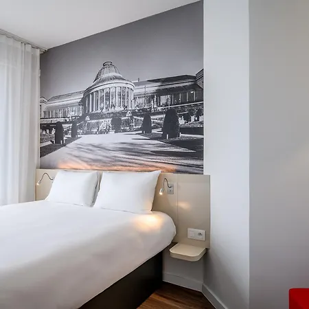 Centre Gare Du Midi Hotel 3*