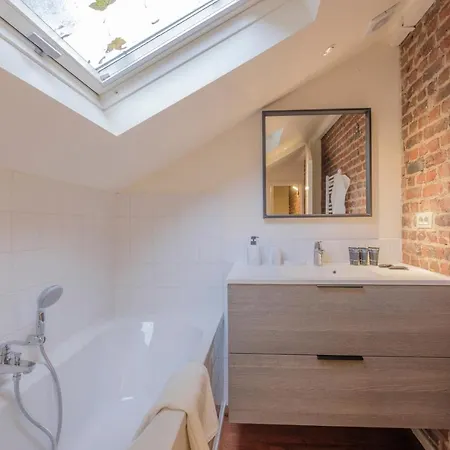 Lovely 2 Bedrooms Town House With Courtyard Apartamento Bruselas